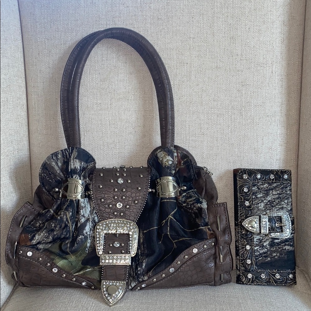 Camoflage Studded Bag & Matching Wallet - Bass Pro Shop